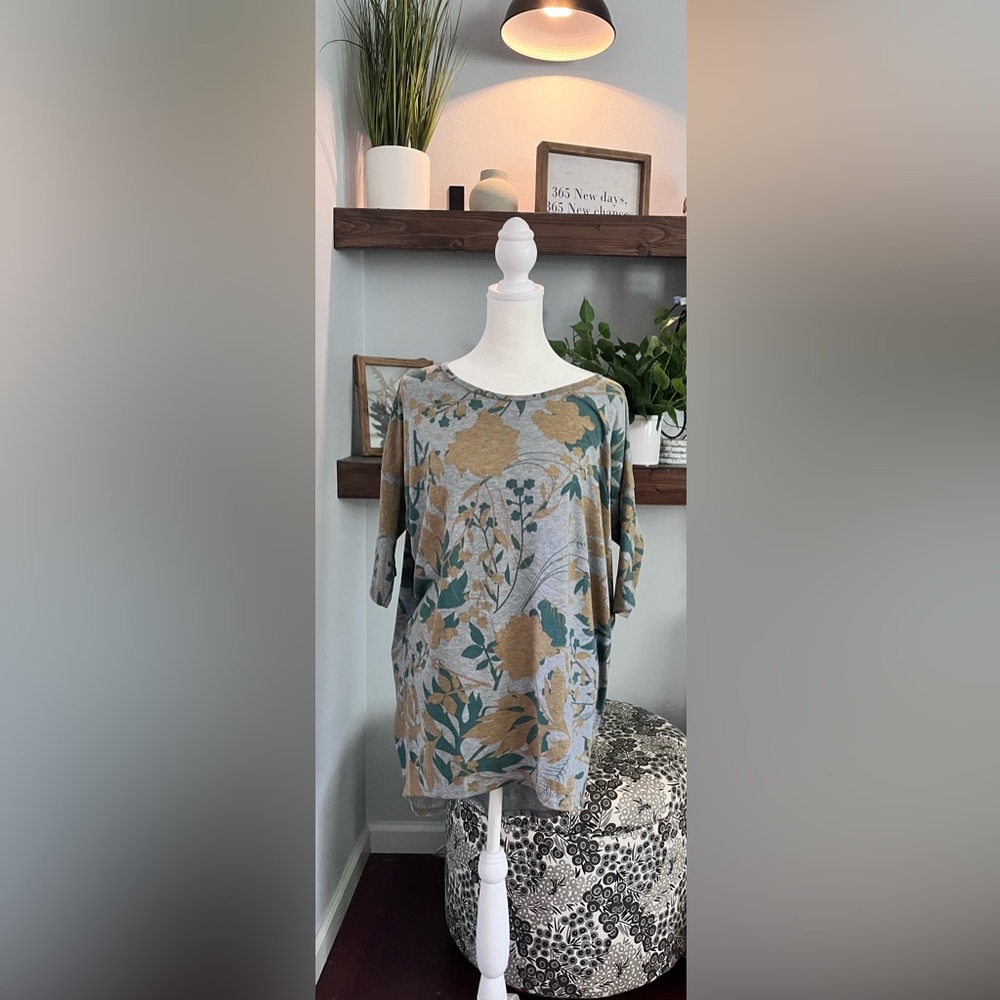 Lularoe Irma Floral Print Short Sleeve Top